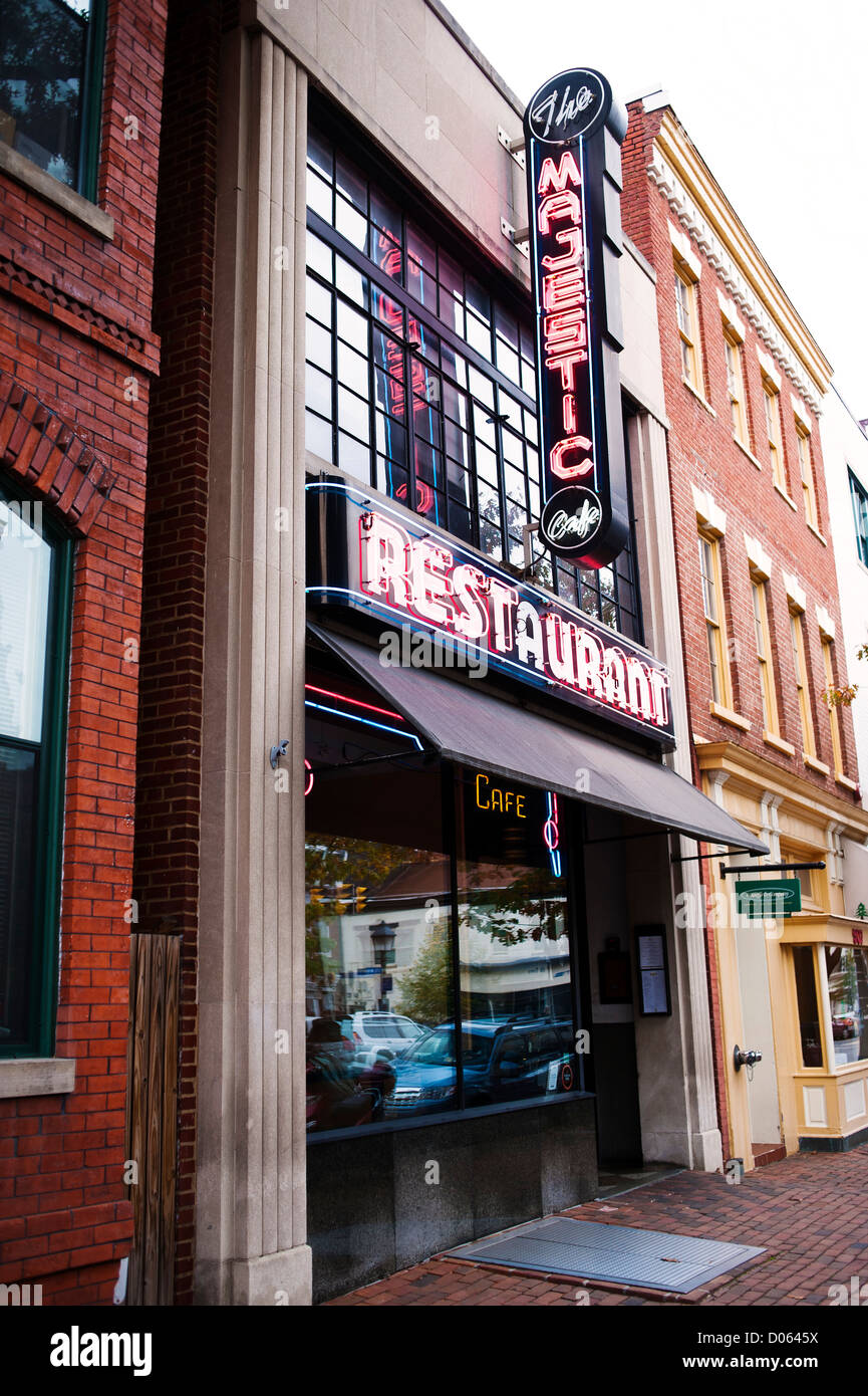 Le majestueux Restaurant sur King Street dans la vieille ville d'Alexandria, Virginie Banque D'Images