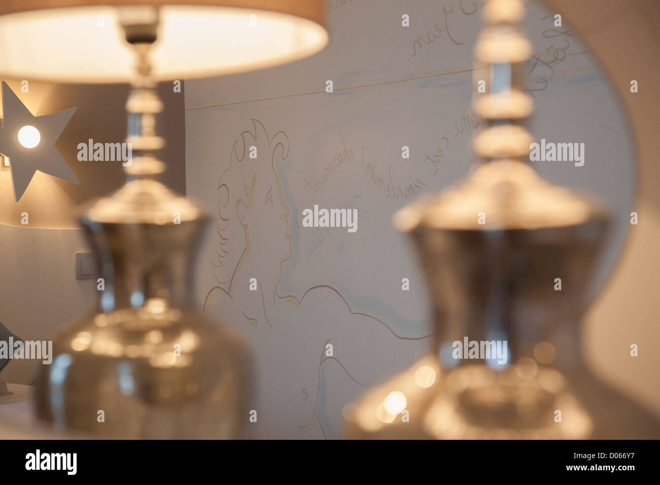 Chambre DANS LAQUELLE JEAN COCTEAU a séjourné à l'hôtel BIENVENUE SUR LE PORT DE VILLEFRANCHE-SUR-MER ALPES-MARITIMES (06) FRANCE Banque D'Images