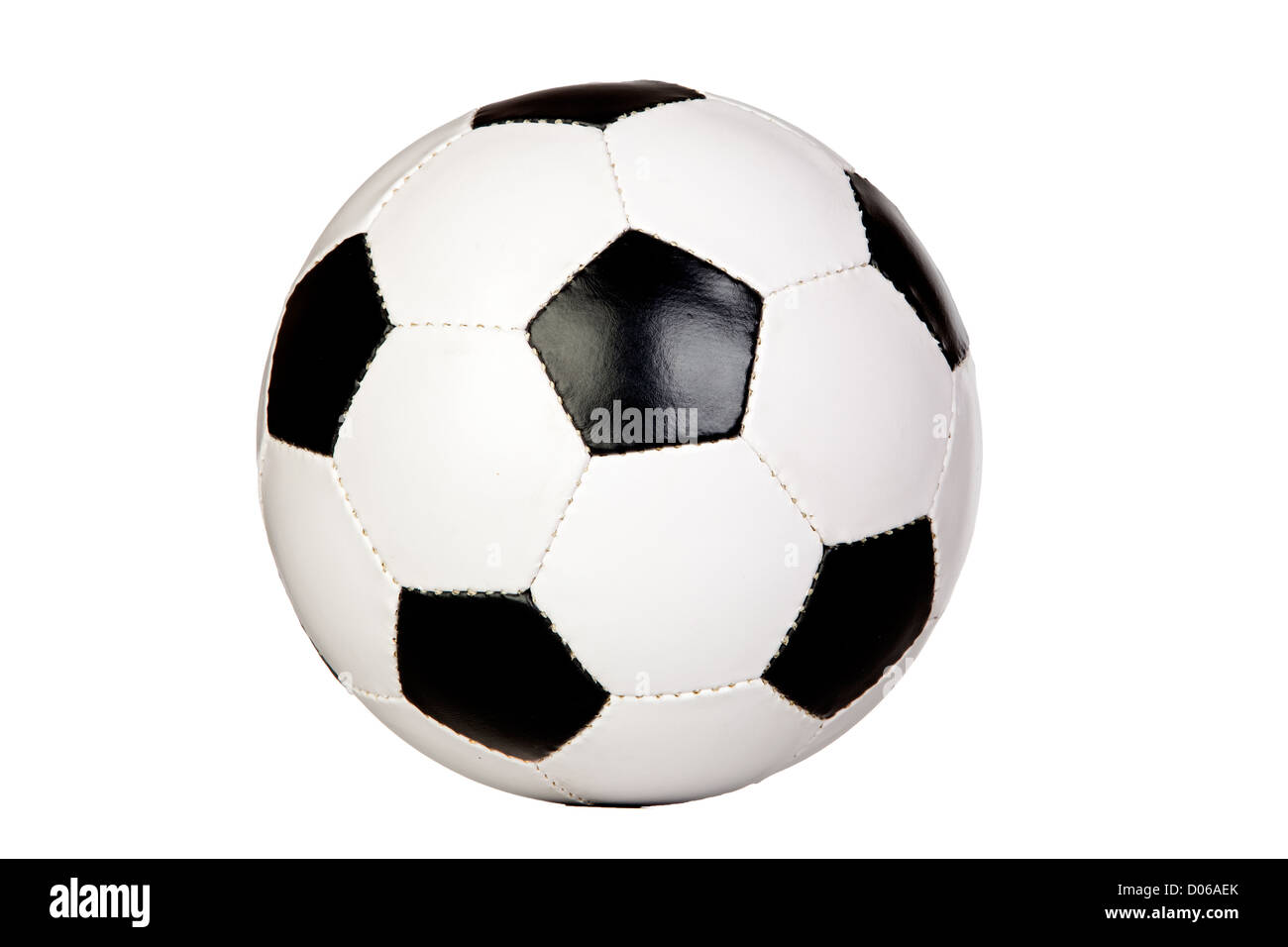 Ballon de football blanc isolé sur un fond blanc plus Banque D'Images