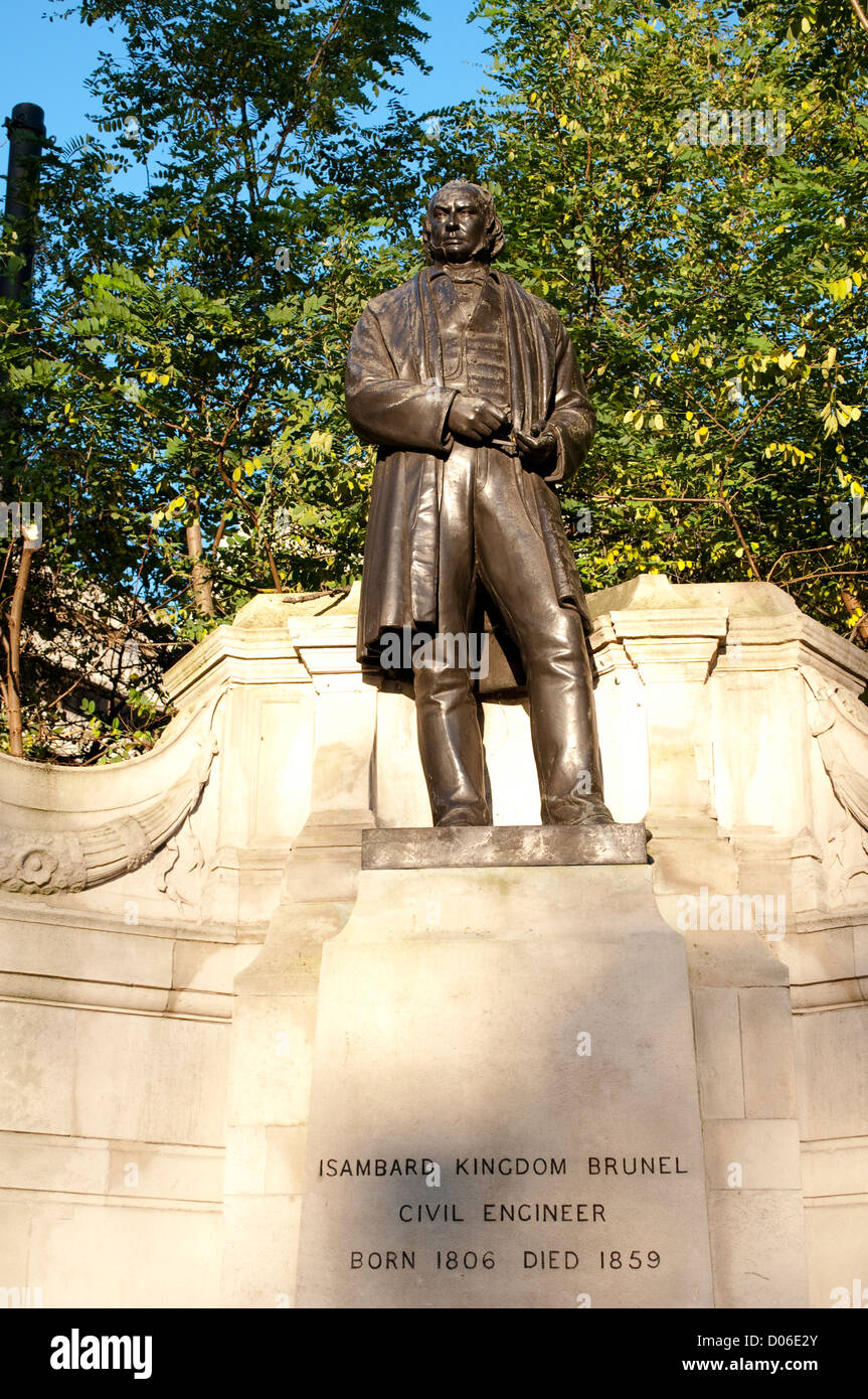 Statue d'Isambard Kingdom Brunel, Victoria Embankment, London, UK Banque D'Images