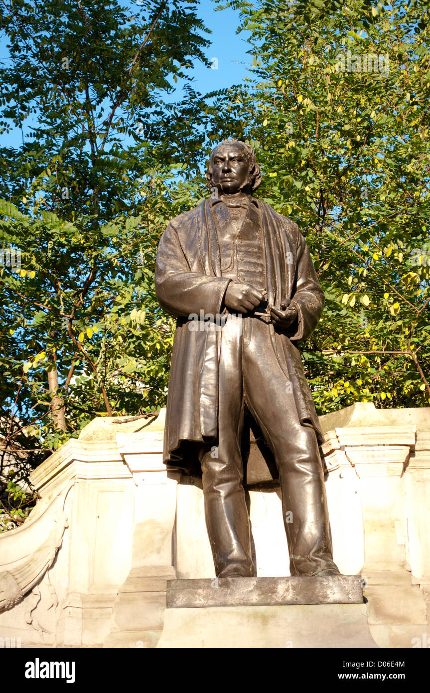 Statue d'Isambard Kingdom Brunel, Victoria Embankment, London, UK Banque D'Images
