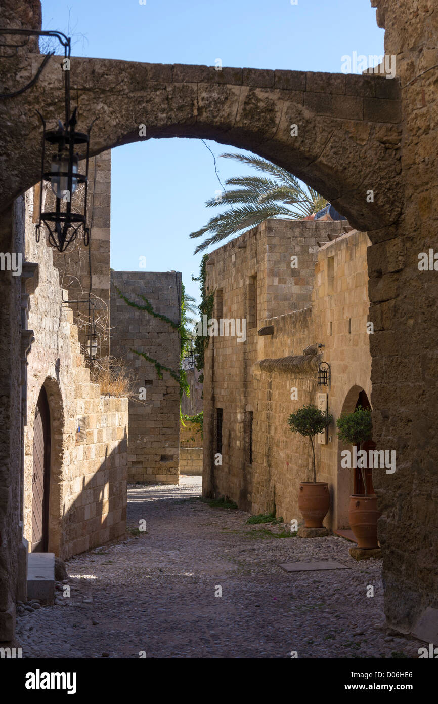 La vieille ville de Rhodes, médiévale, les murs anciens, d'arcades Banque D'Images