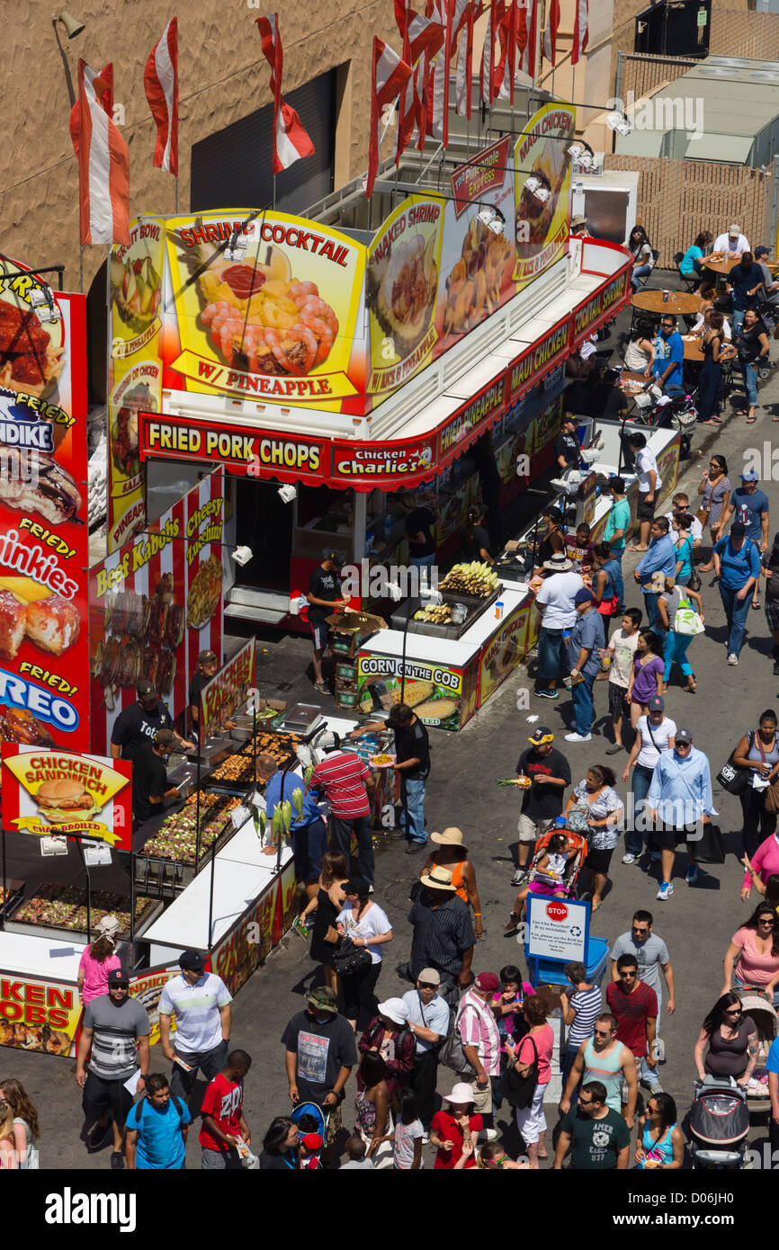 Foire du Comté de San Diego, Californie - foule foules du champ de foire. Fast food. Banque D'Images
