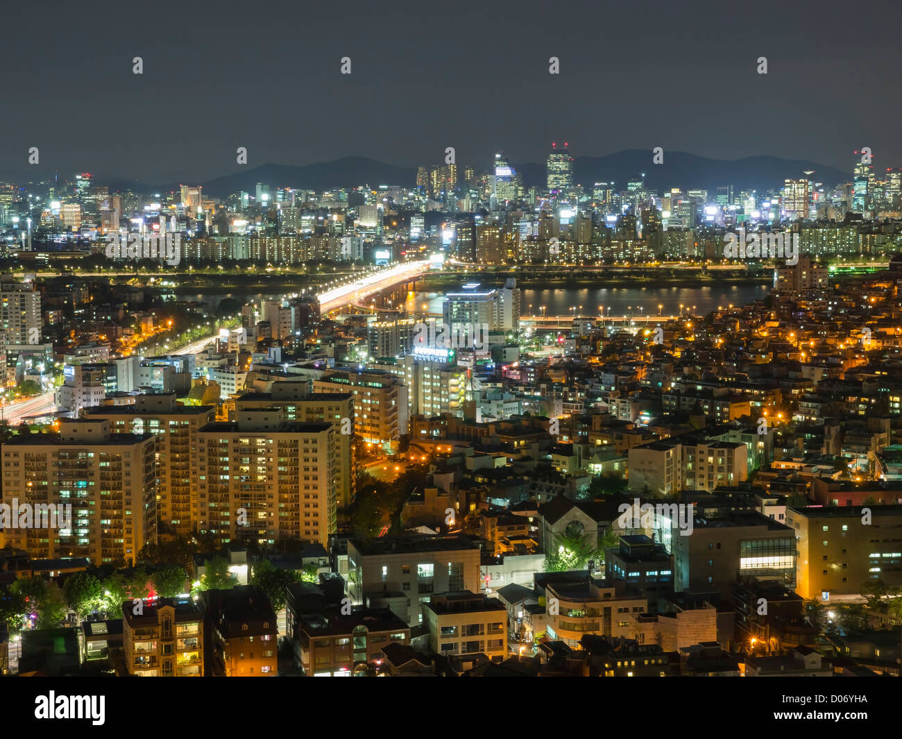 Une nuit sur le temps de l'horizon de la ville de Séoul, Corée du Sud. Banque D'Images