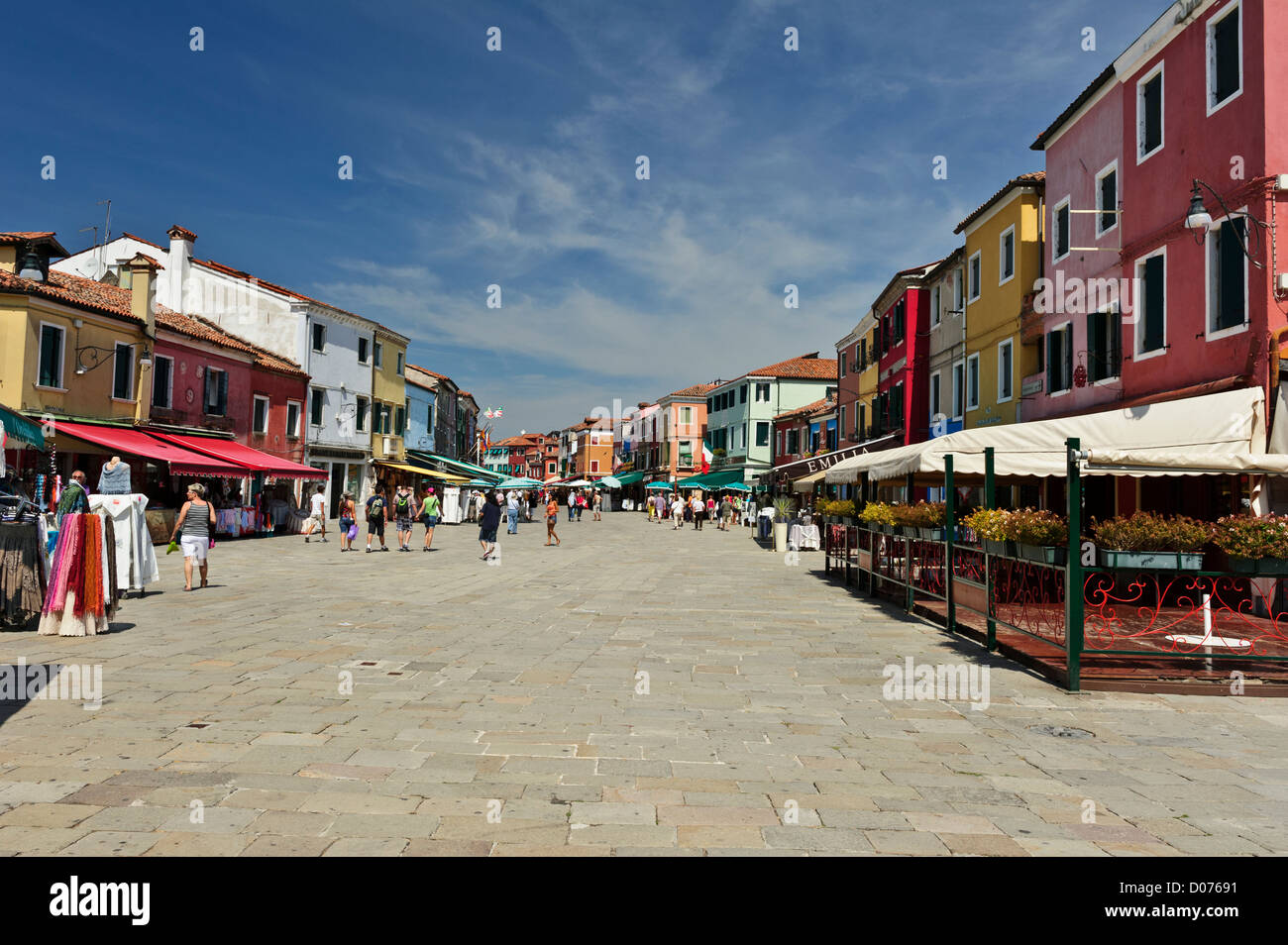 Maisons aux couleurs lumineuses, l'île de Burano, Venise, Italie. Banque D'Images