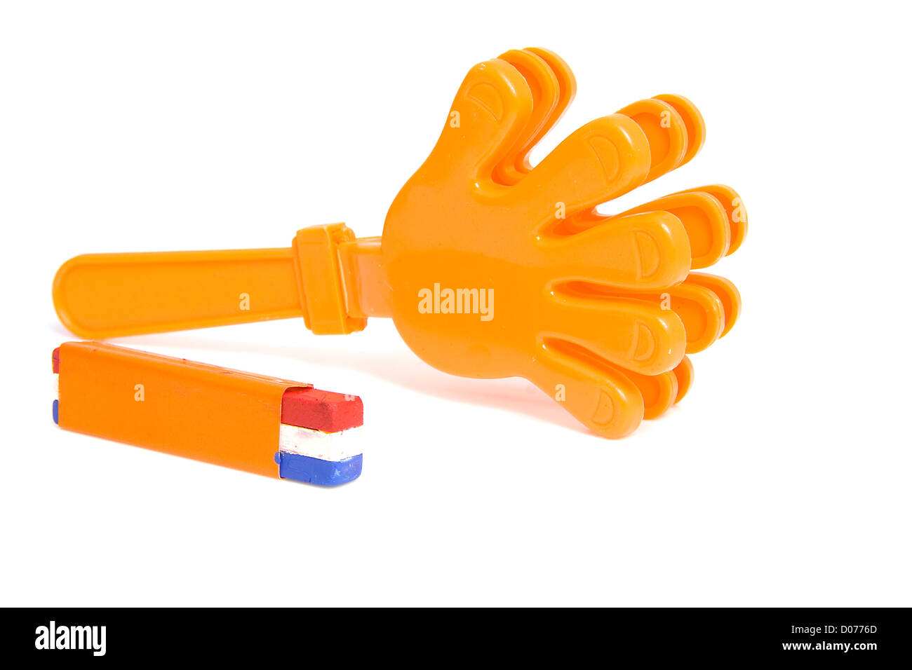 Accessoires pour Orange jeu de football néerlandais sur fond blanc Banque D'Images