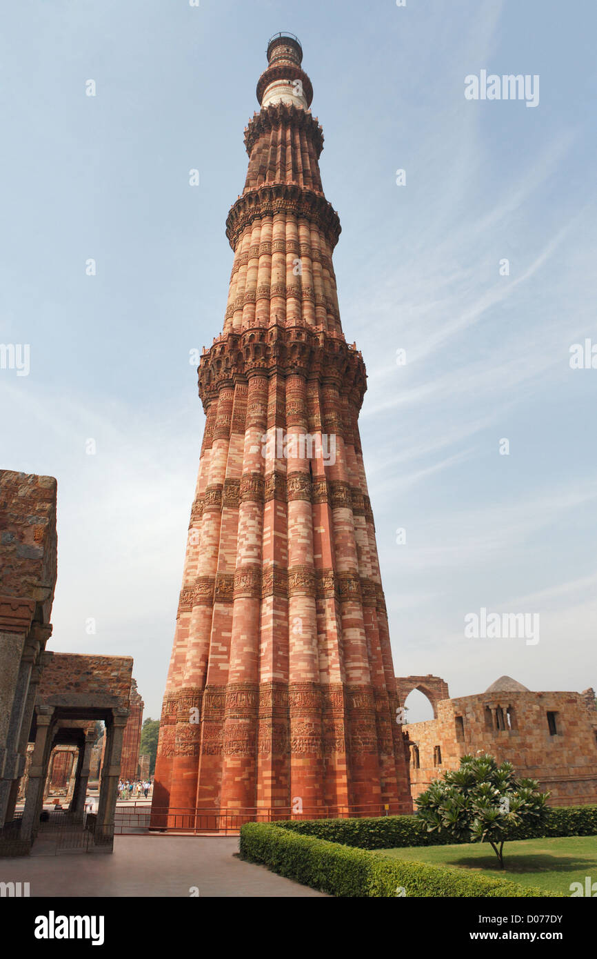 Qutab Minar, Delhi, Inde, l'UNESCO, Site du patrimoine mondial. Banque D'Images