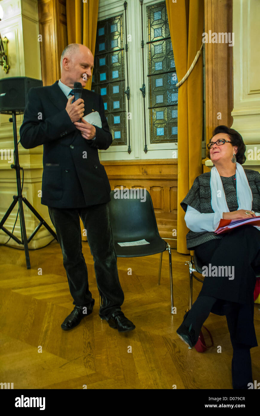 Paris, France, contre le mariage gay, débat public avec Christine Boutin, Christ-ophé Girard, Maire, parler de politique, 2012 Banque D'Images