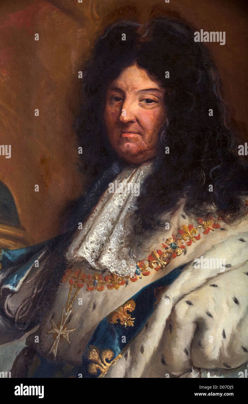 Détail COLLIER VISAGE GRANDE CROIX ORDRE SAINT ESPRIT PORTRAIT LOUIS XIV (1638-1715) ROI DE FRANCE COSTUME MANTEAU COURONNEMENT DU CHÂSSIS Banque D'Images