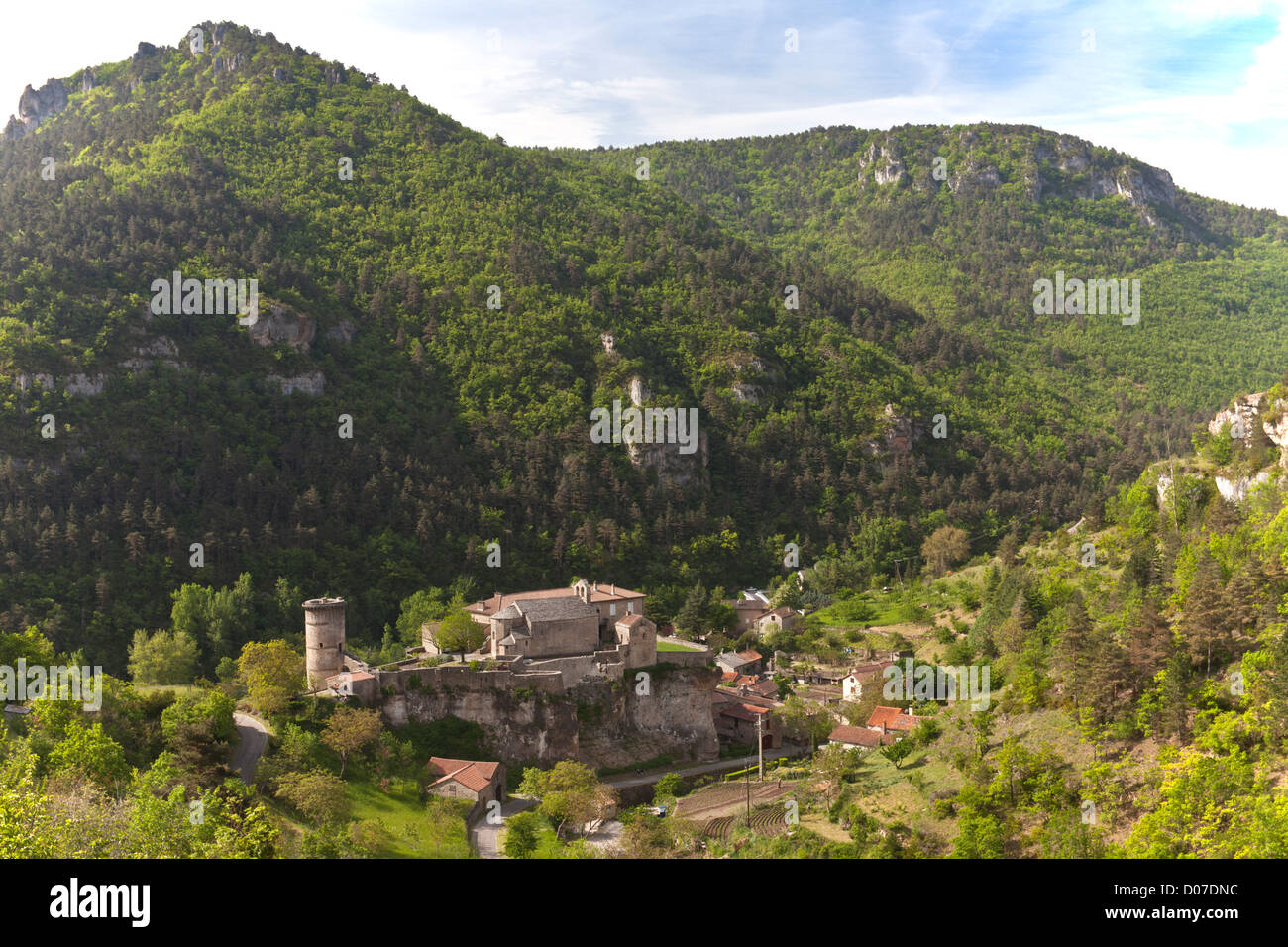 Village de La Roque-Ste-Marguerite, dans les gorges de la Dourbie. Cévennes, France Banque D'Images