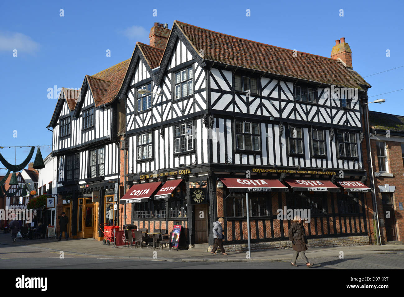 Immeuble de l'époque (Le Costa Coffee), Bridge Street, Stratford-upon-Avon, Warwickshire, Angleterre, Royaume-Uni Banque D'Images