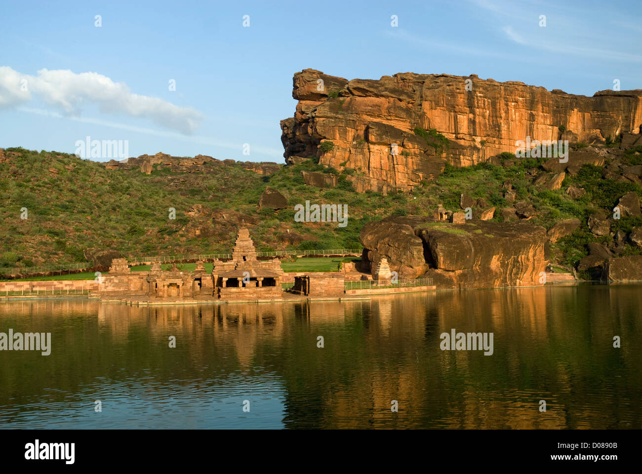 Bhutanatha - Temples près de la rive est de l'ancien lac Agasthya à Badami, Karnataka, Inde Banque D'Images