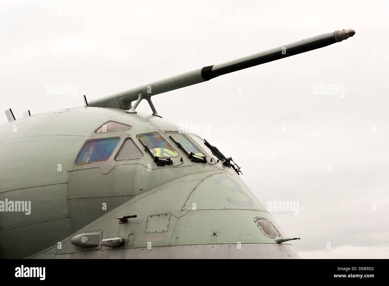 Vue Cockpit externe avec sonde de ravitaillement en vol des aéronefs à Nimrod RAF Retraités Présentation statique à l'aéroport de Manchester Banque D'Images