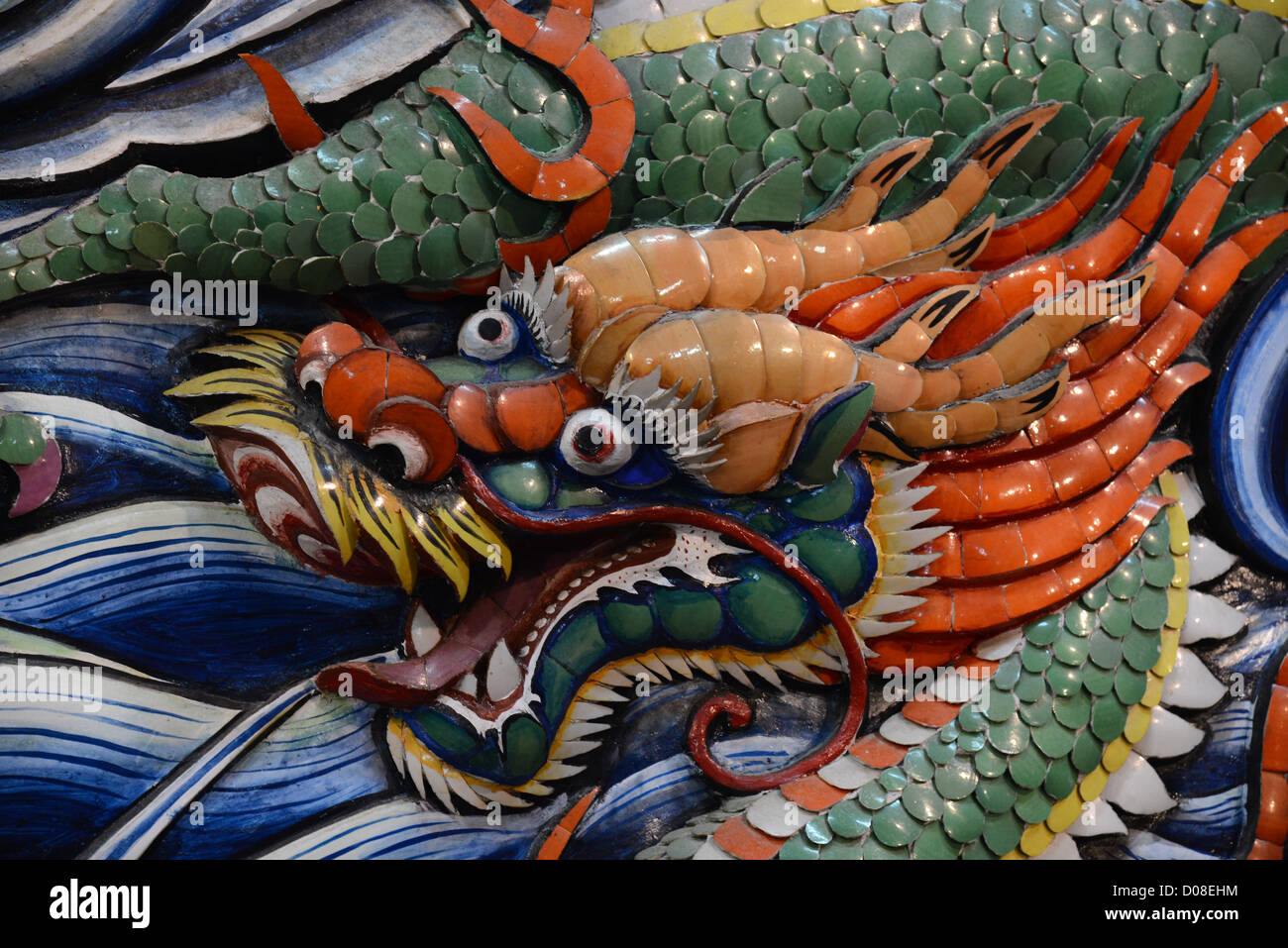 Dragon la peinture dans un temple chinois Banque D'Images