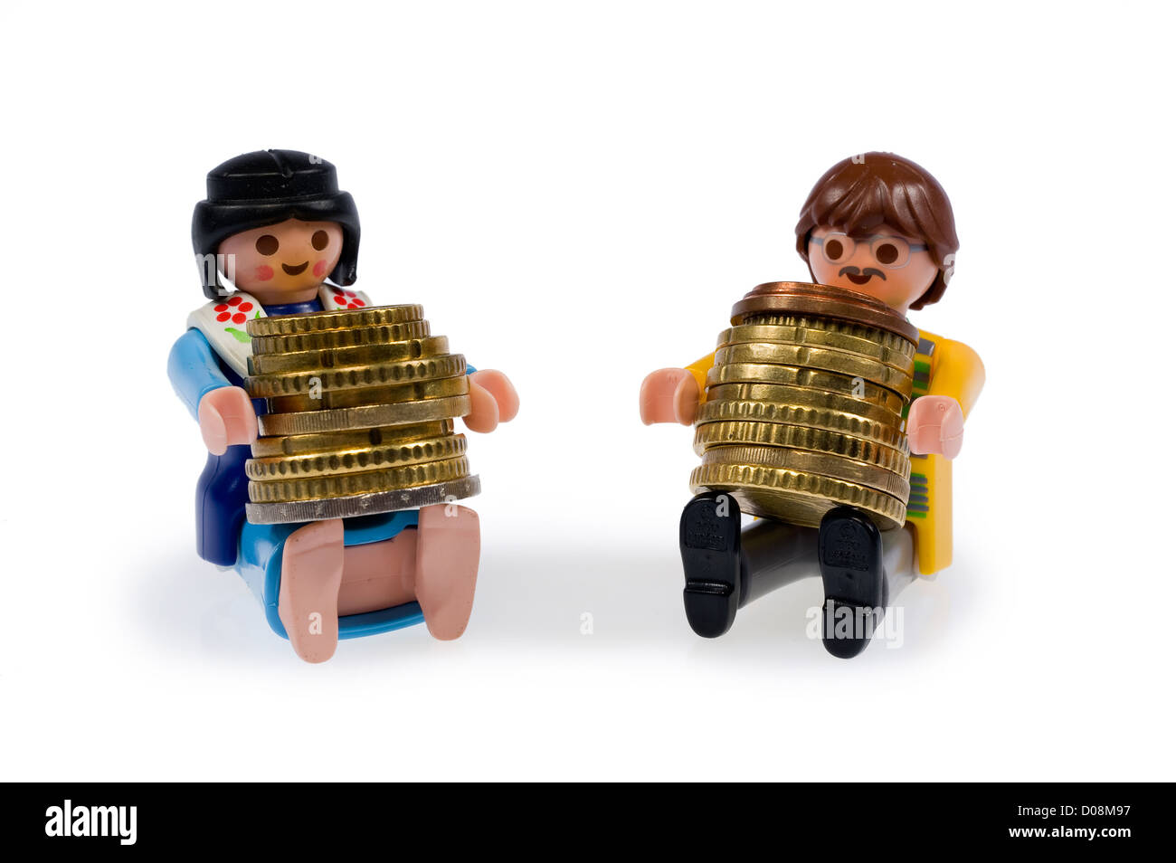 Un couple avec leur argent après qu'ils sont à la retraite Banque D'Images