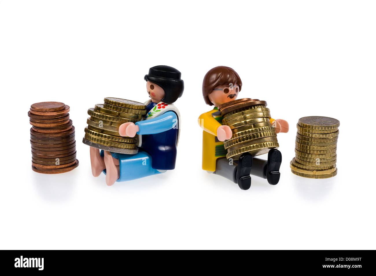 Un couple avec leur argent après qu'ils sont à la retraite Banque D'Images