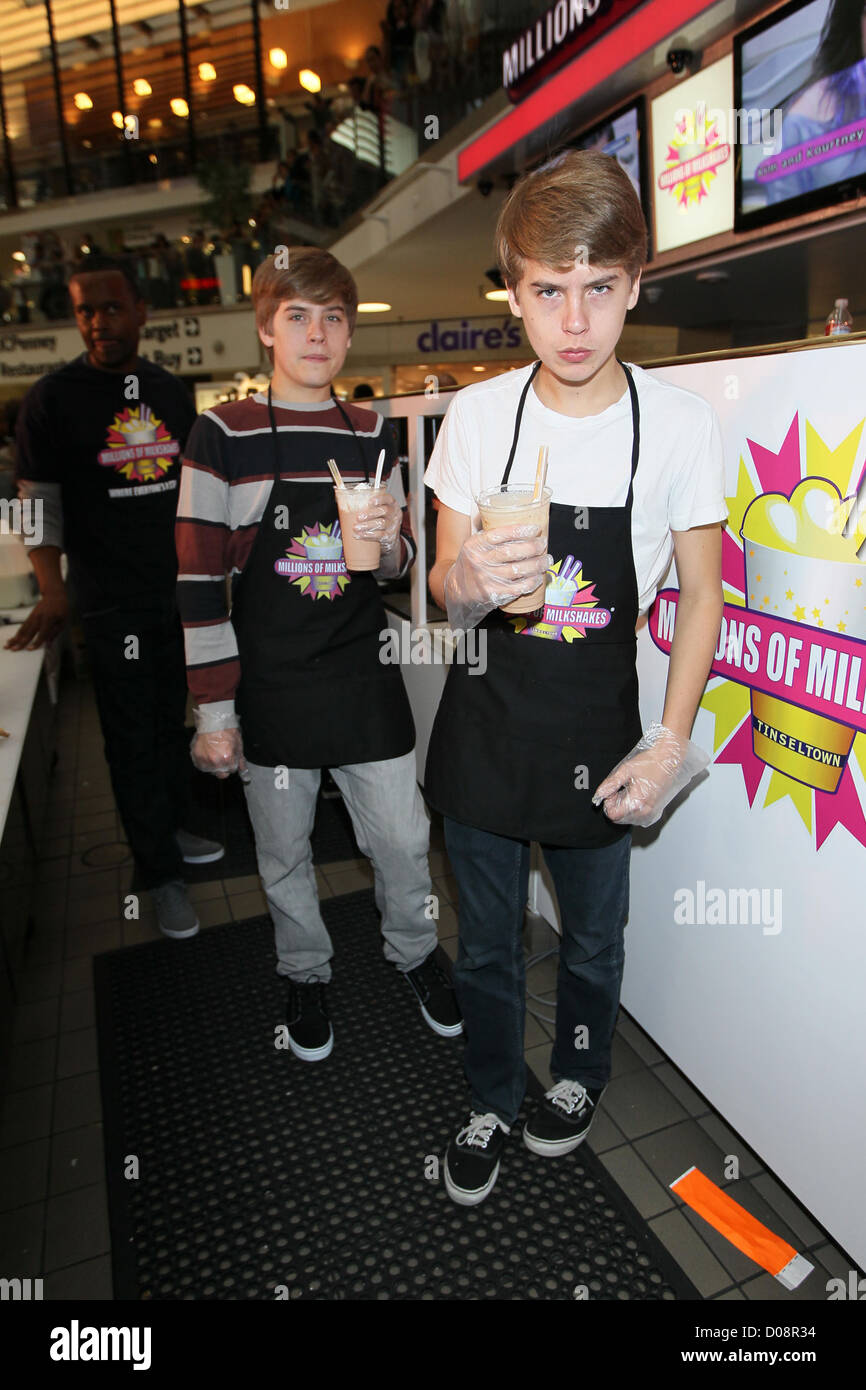 Dylan et Cole Disney stars Dylan et Cole Sprouse accueillir un événement de collecte de fonds au profit de la Fondation 'Ride une vague' à des millions Banque D'Images