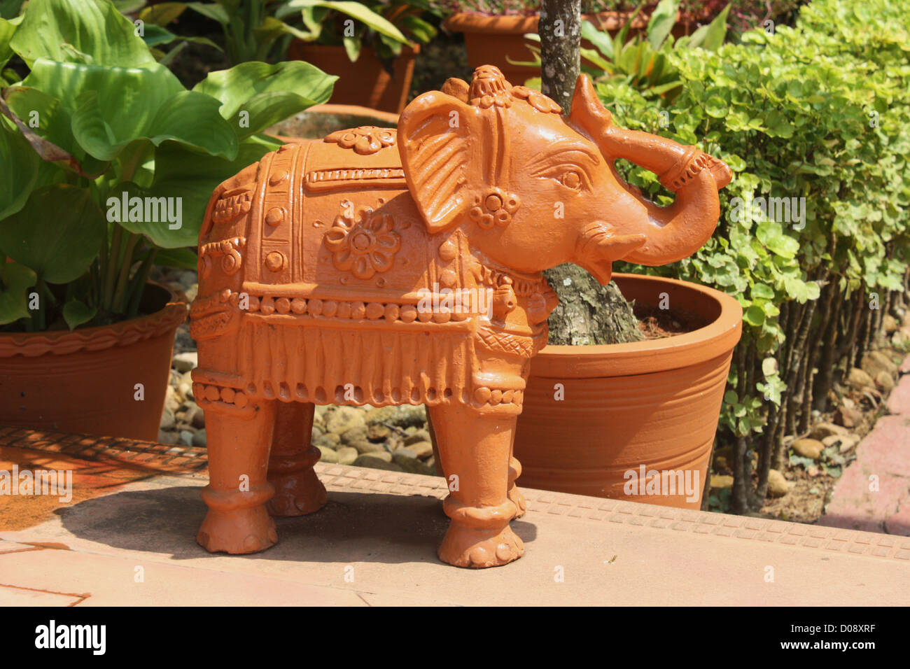 Une statue d'un éléphant - structure traditionnelle de style indien Banque D'Images