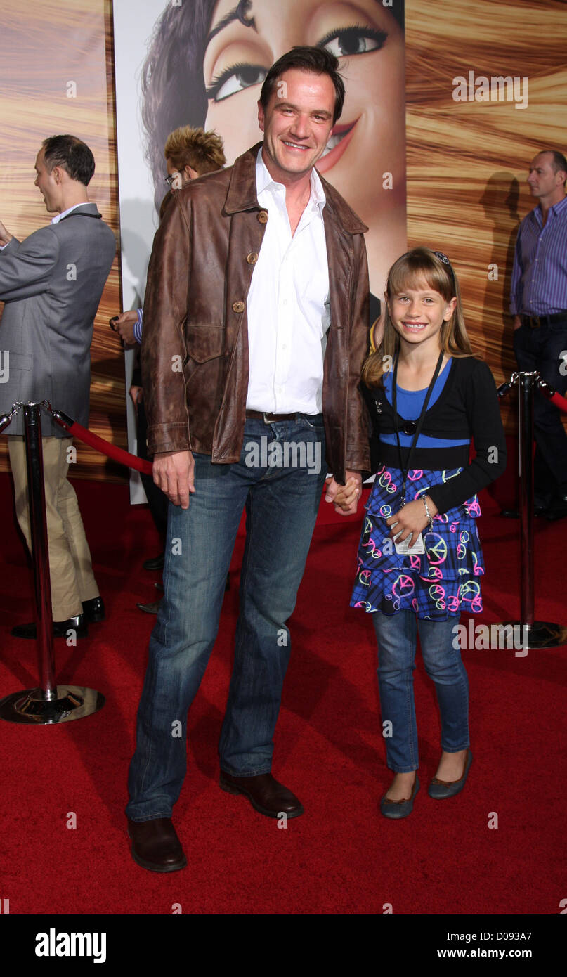 Tim DeKay et fille de Disney's 'Tangled' Los Angeles Premiere au El Capitan Theatre - arrivées Hollywood, Californie Banque D'Images