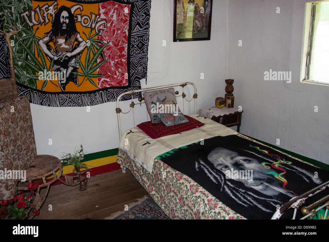 Musicien jamaïcain de reggae Bob Marley (1945-1981) EN TANT QUE CHAMBRE À COUCHER ENFANT QUAND IL VIT SA GRAND-MÈRE CENTRE BOB MARLEY MAUSOLEUM Banque D'Images