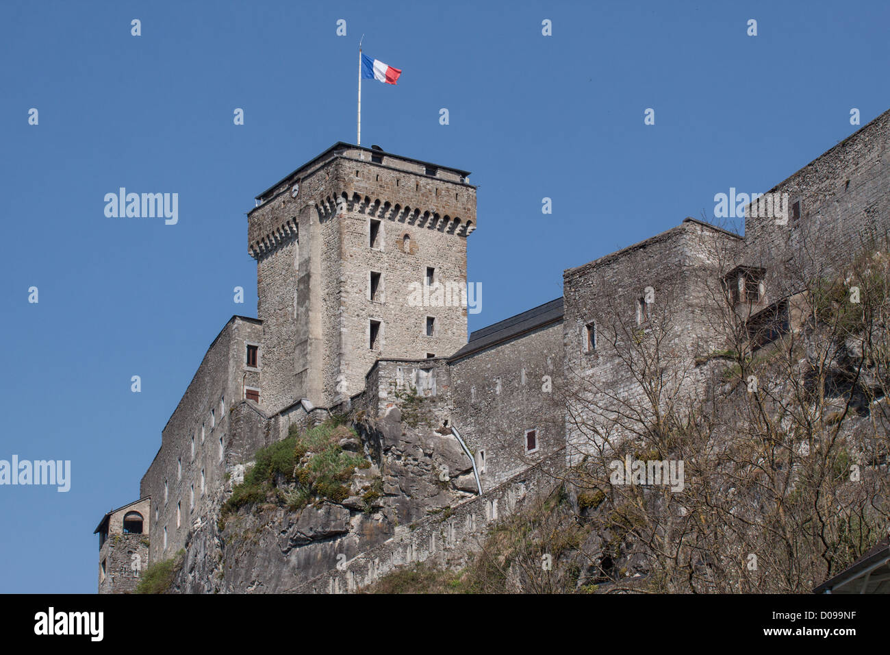 Garder REMPARTS CHÂTEAU FORT LOURDES MONUMENT HISTORIQUE Musée Hautes-pyrénées logement Pyrénées (65) MIDI-PYRÉNÉES FRANCE Banque D'Images