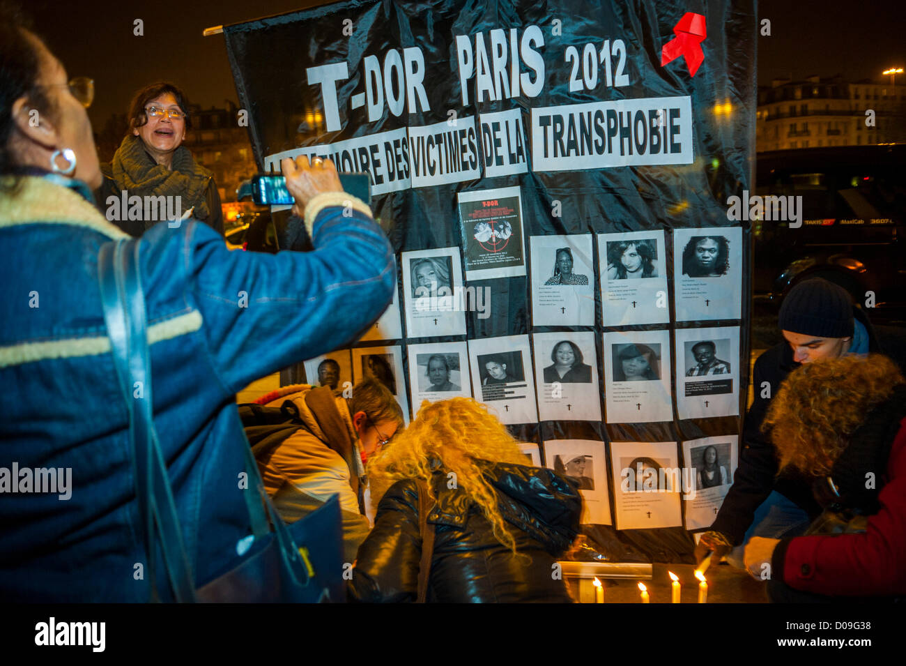 Paris, France, transgenres, transsexuelles International Memorial Day, 'T-dor', la bannière avec des photos de victimes assassinées, la transphobie Banque D'Images