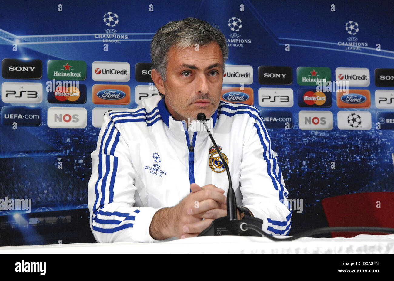 Jose Mourinho l'entraîneur du real madrid football club lors d'une conférence de presse de la Ligue des Champions à Amsterdam avant leur match Banque D'Images