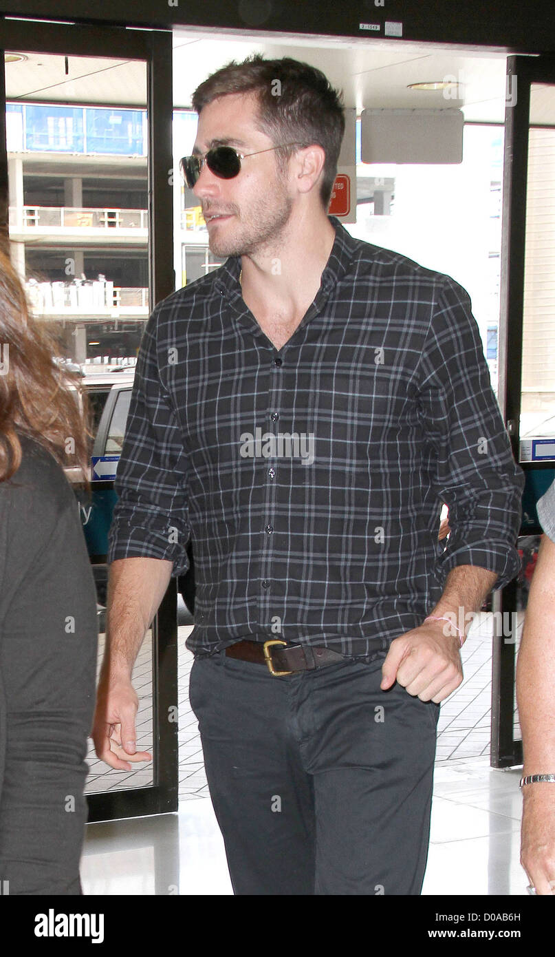 Jake Gyllenhaal quitte l'Aéroport International de Sydney. Sydney, Australie - 08.12.10 Banque D'Images