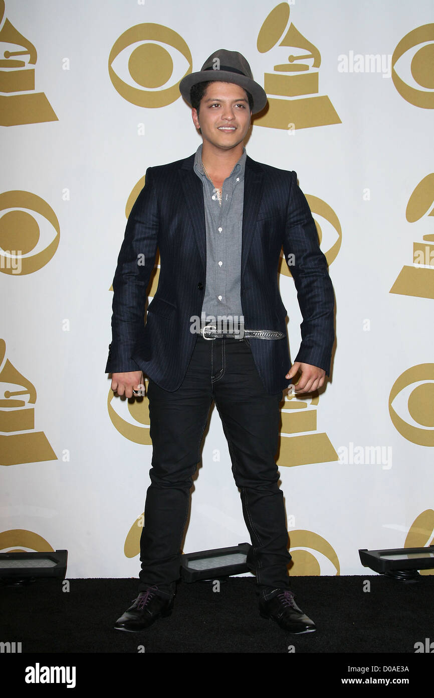 Bruno Mars "La Nominations Concert Live" tenue au Club Nokia à Los Angeles,  Californie - 01.12.10 Photo Stock - Alamy