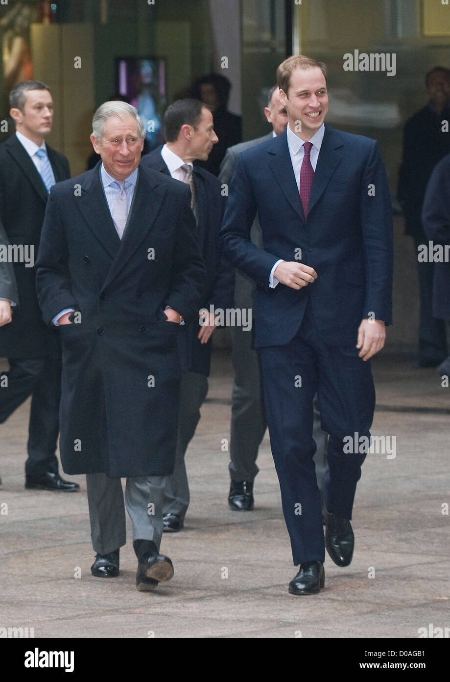 Le Prince Charles, prince de Galles et le Prince William le 18e jour de l'ICAP Charity Londres, Angleterre - 08.12.10 . Banque D'Images