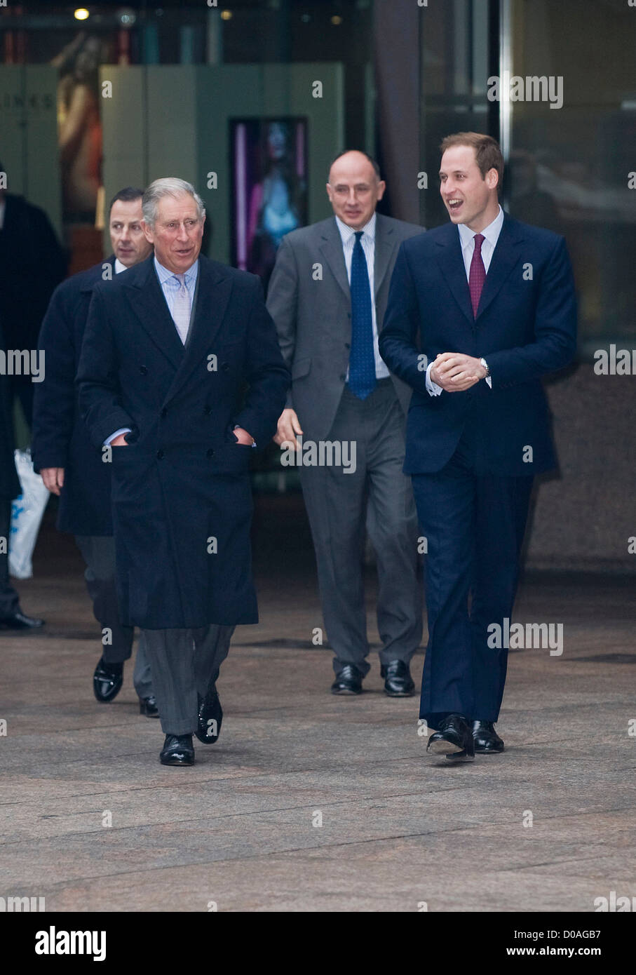 Le Prince Charles, prince de Galles et le Prince William le 18e jour de l'ICAP Charity Londres, Angleterre - 08.12.10 Banque D'Images