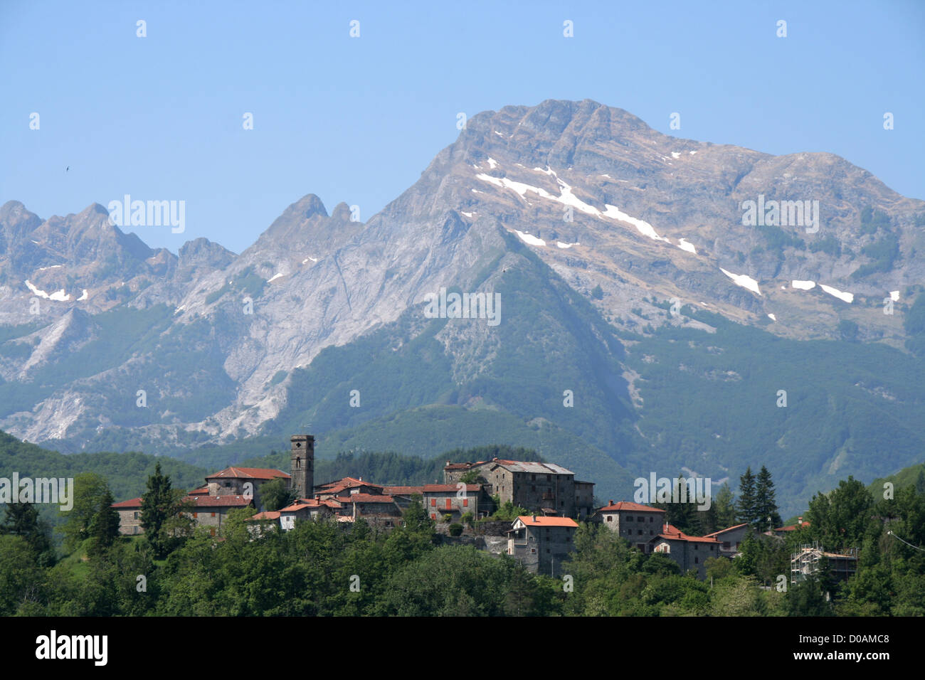 Dans le nord de la crête Pisanino Alpes Apuanes Alpes Apuanes - au-delà du village de Nicciano en Toscane Banque D'Images