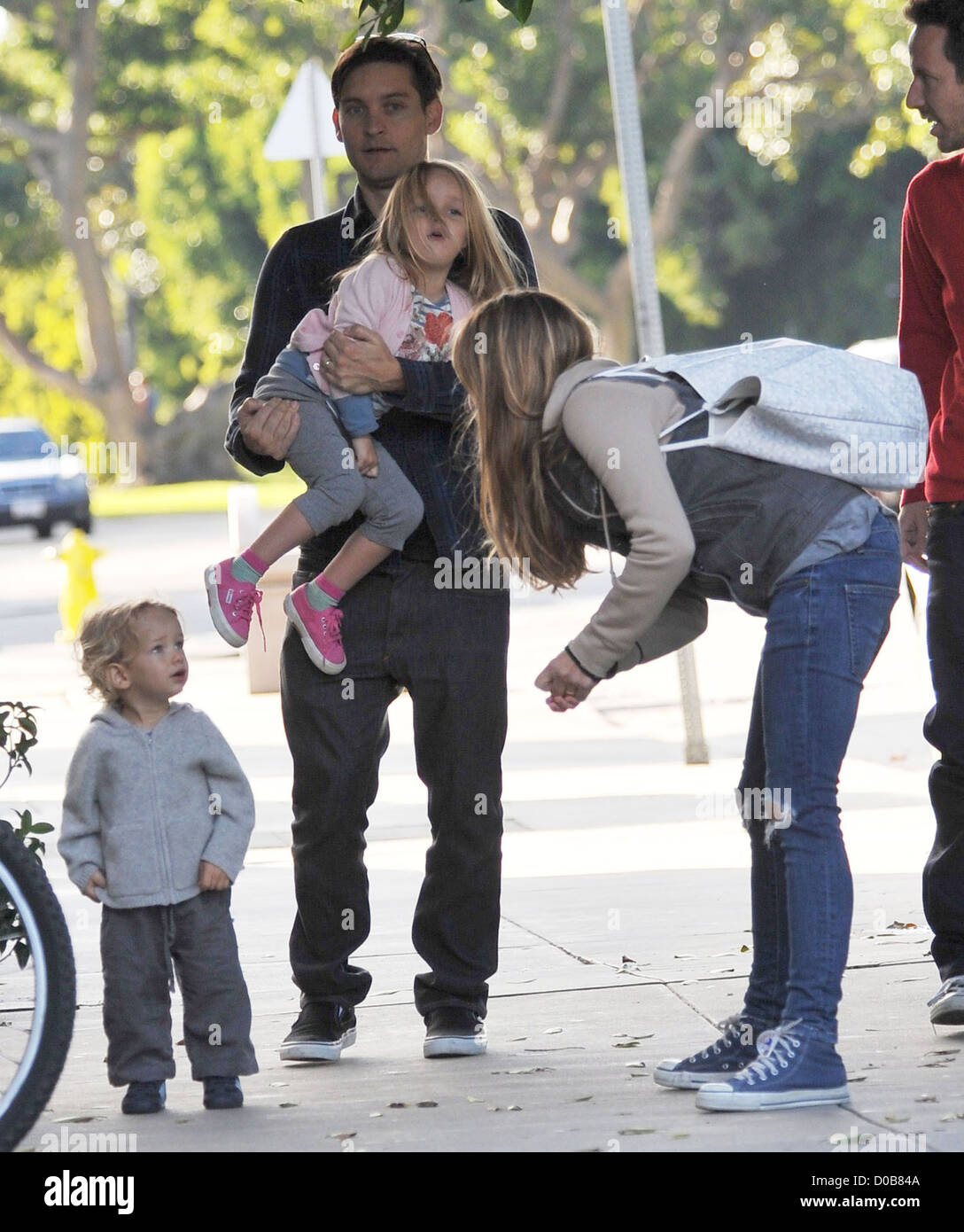 Tobey Maguire et sa femme Jennifer Meyer et leurs enfants Ruby ...