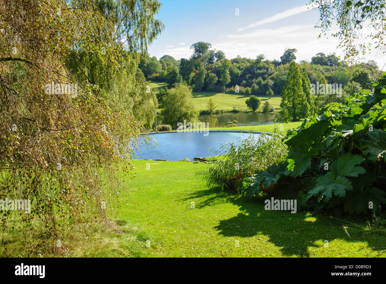 Une piscine de plein air sur une journée ensoleillée à Chartwell, Winston Churchhill's home. Banque D'Images
