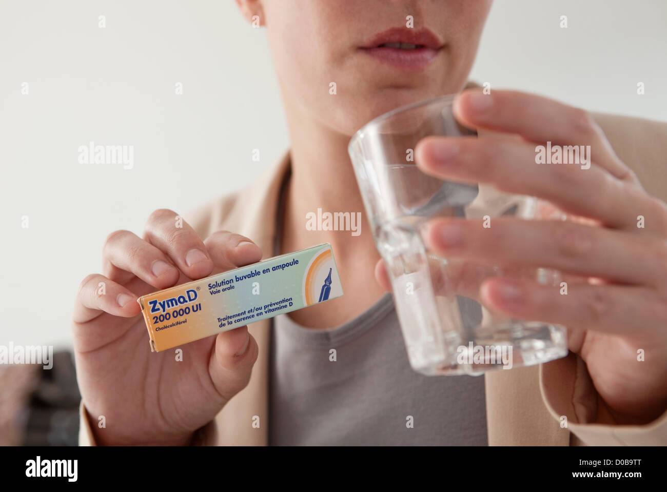 Ampoule de vitamine d unique Banque de photographies et d’images à