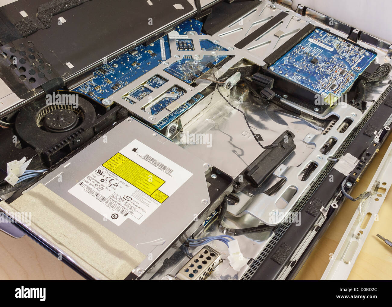 L'intérieur d'un iMac 2008. Remplacement de disque dur. Banque D'Images