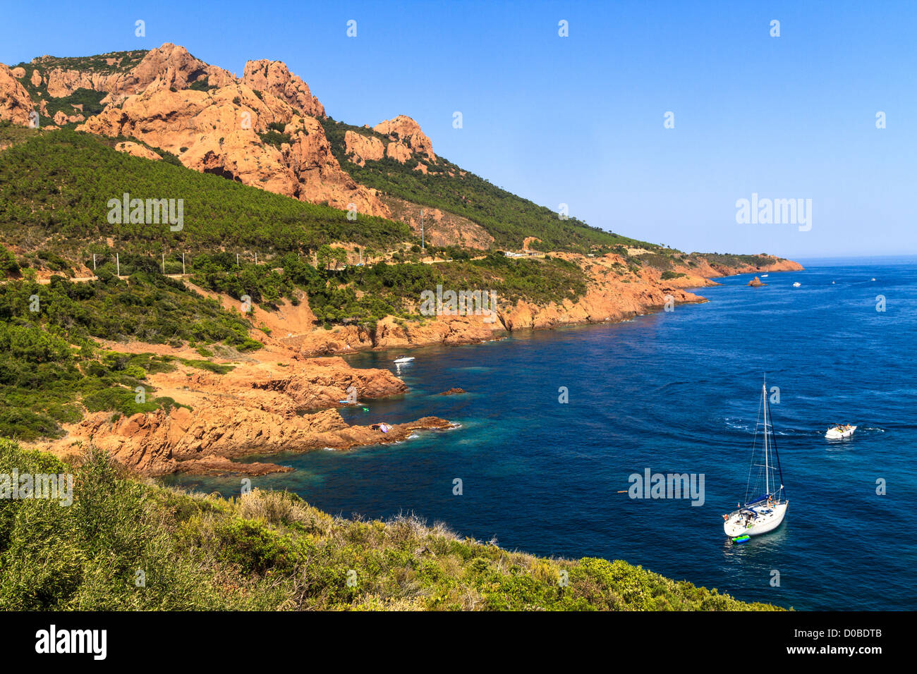 Belle côte pittoresque sur la côte d'Azur proche de Cannes, France Banque D'Images