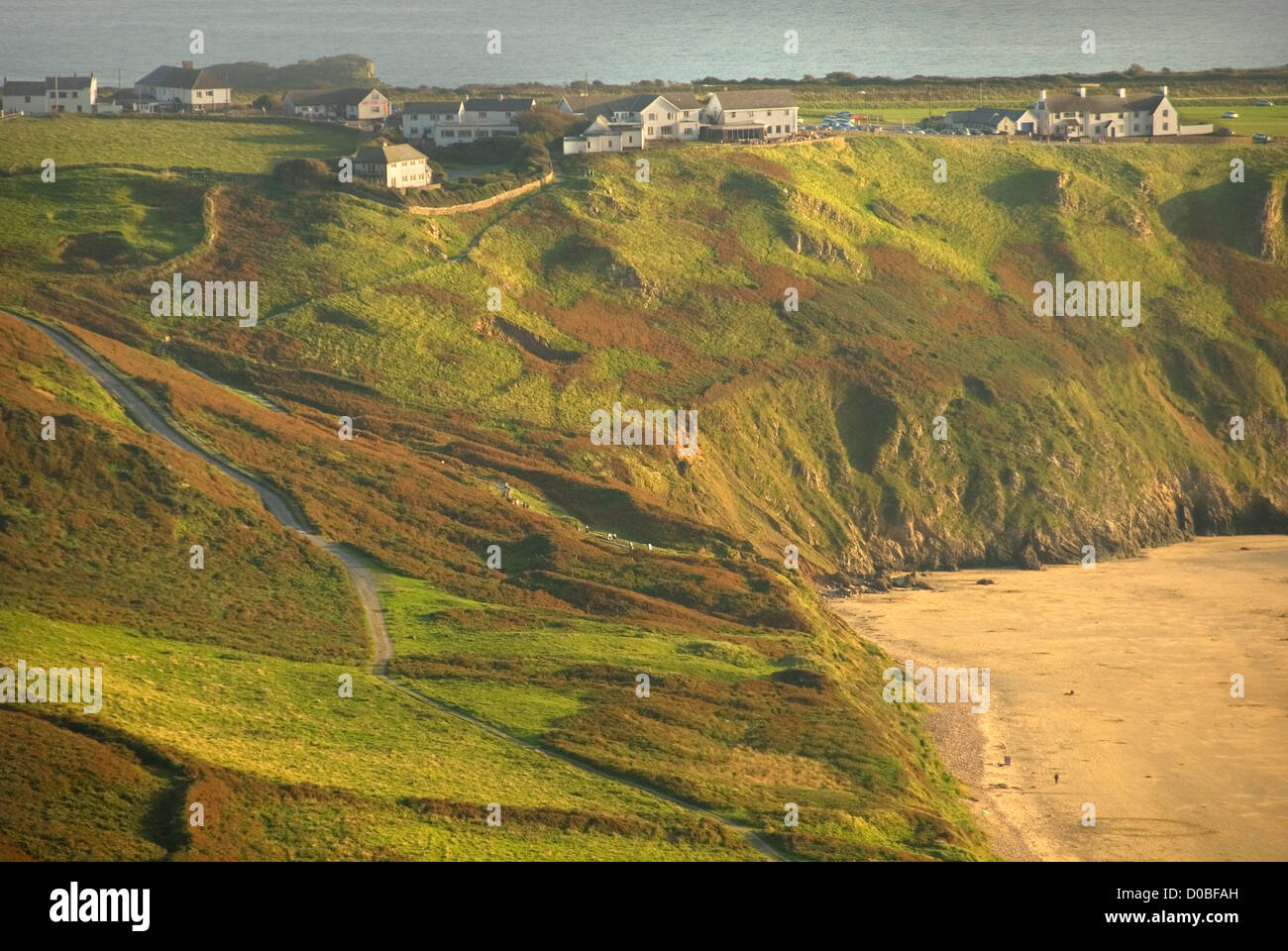 Rhossili village en haut des falaises, Rhossili bay, la péninsule de Gower, au Pays de Galles, Royaume-Uni Banque D'Images