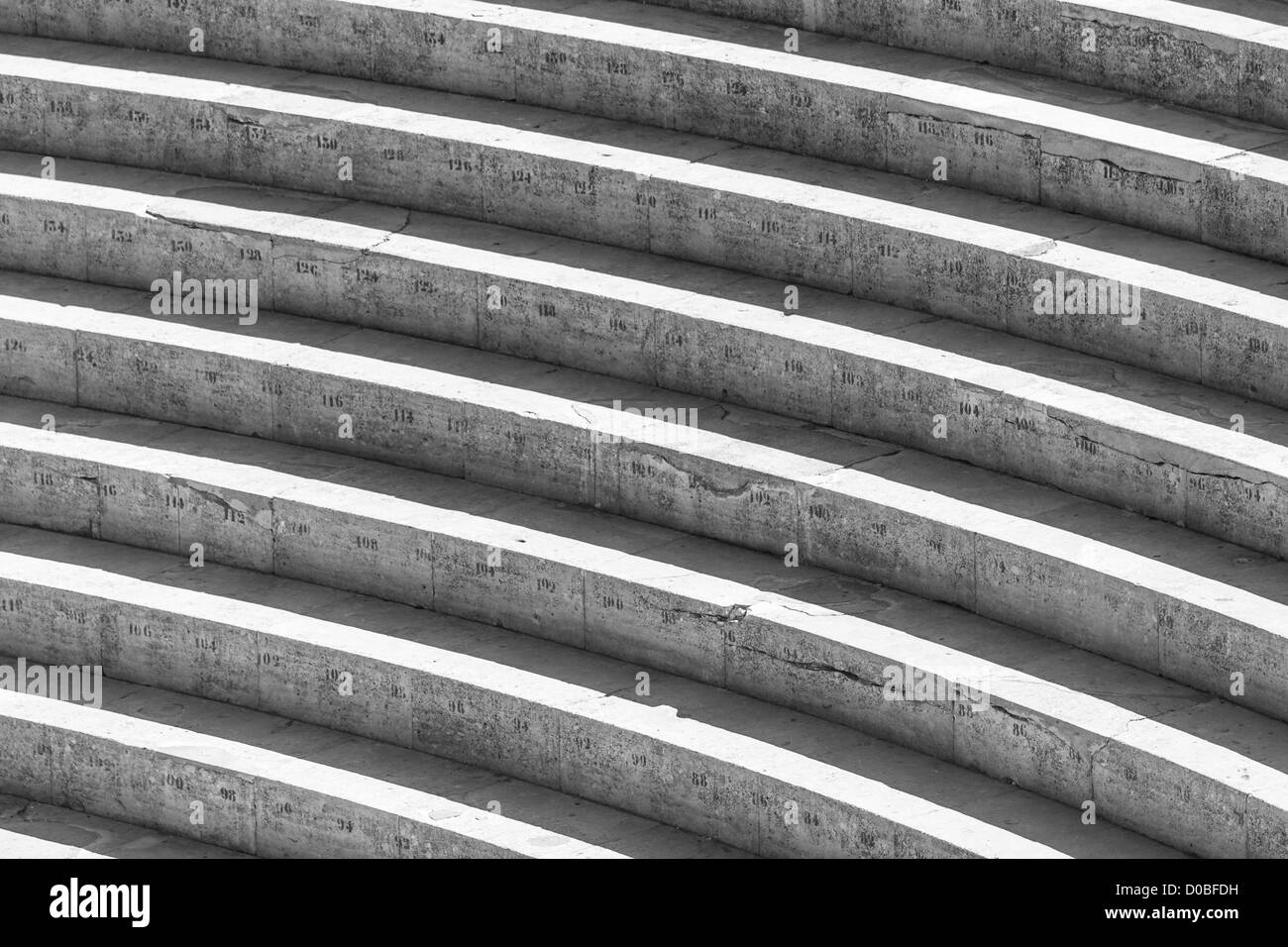 Escaliers formant un contraste élevé motif en noir et blanc Banque D'Images