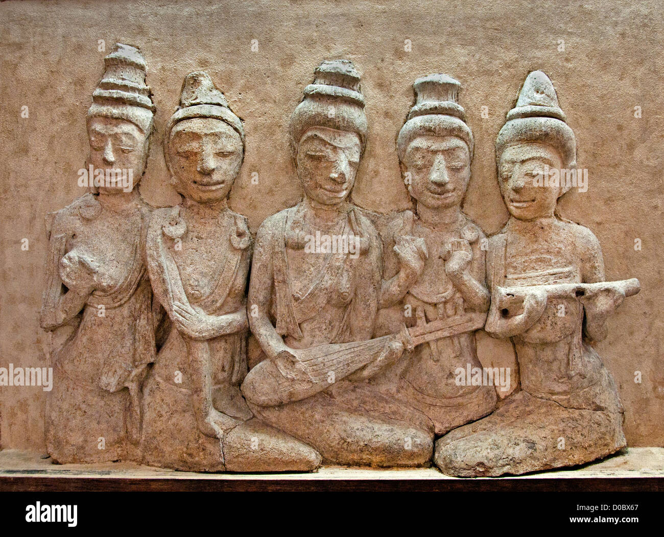 Musiciennes musique Dvâravatî stuc style art 8e-10e siècle Stupa 10 Khu Bua Musée National de Bangkok Thaïlande Ratchaburi Banque D'Images