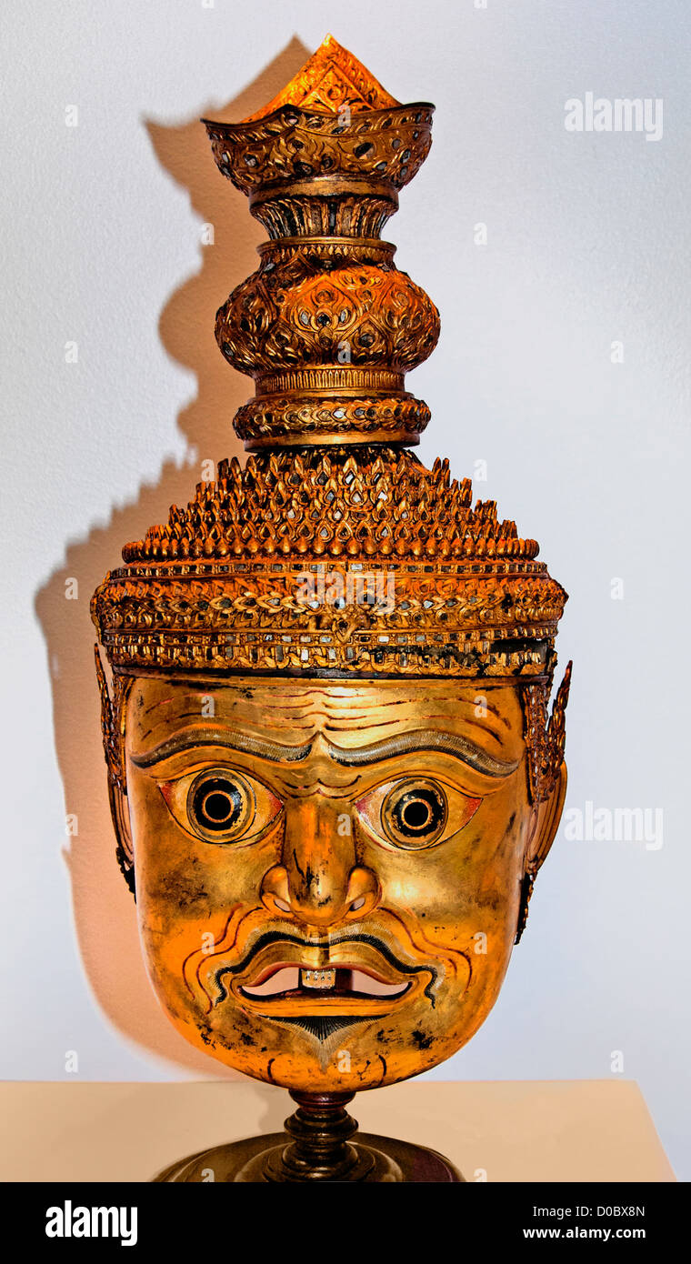 Masque Khon ascétique face d'Or 20e siècle Musée National de Bangkok, Thaïlande Banque D'Images