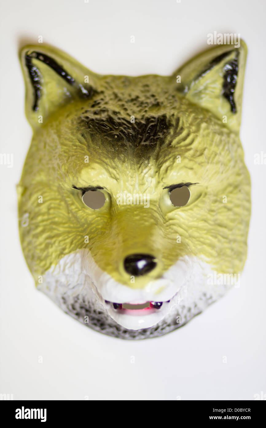Masque de loup sur fond blanc avec Banque D'Images