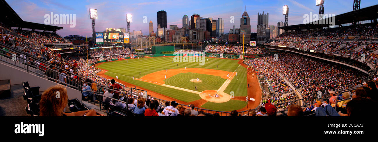 Panorama du PNC Park, Pittsburgh, Pennsylvanie. Accueil des Pirates de Pittsburgh du baseball. Banque D'Images