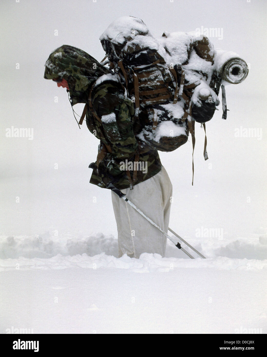 Le froid, la neige les réalités de l'entraînement à la guerre de montagne Banque D'Images