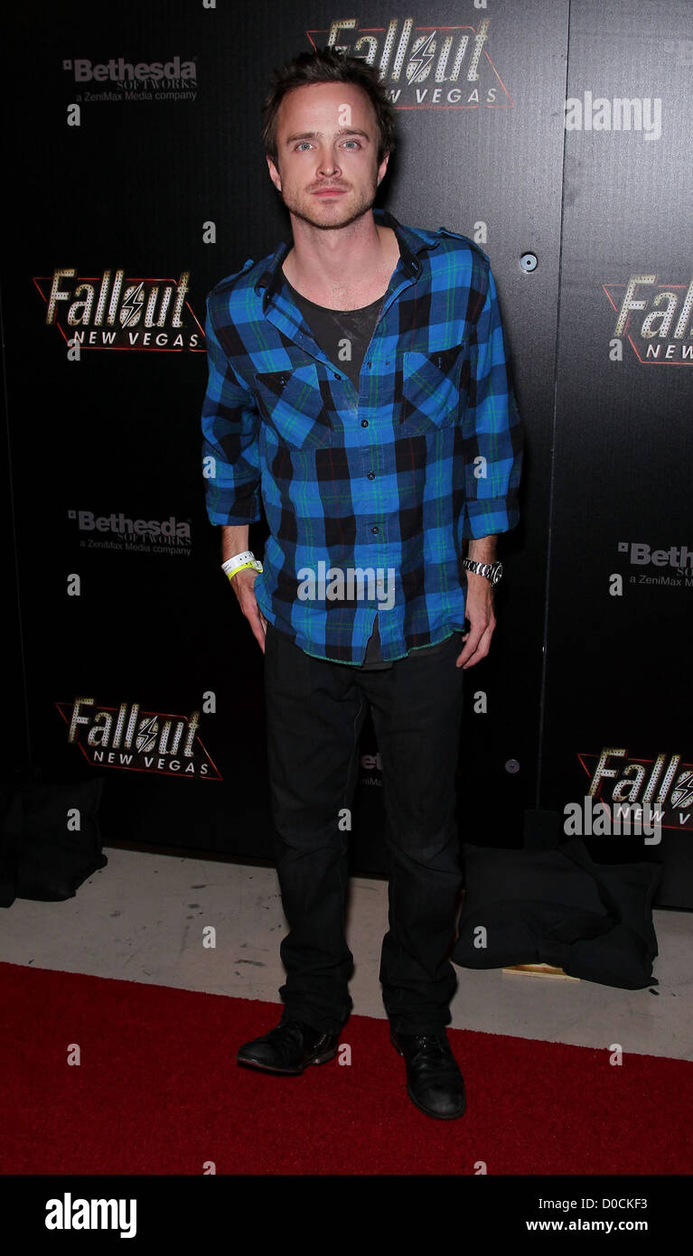 Aaron Paul Célébrités de Hollywood assister au lancement de Fallout New Vegas à la pluie de nuit au Palms Hotel de Las Vegas, Casi Banque D'Images