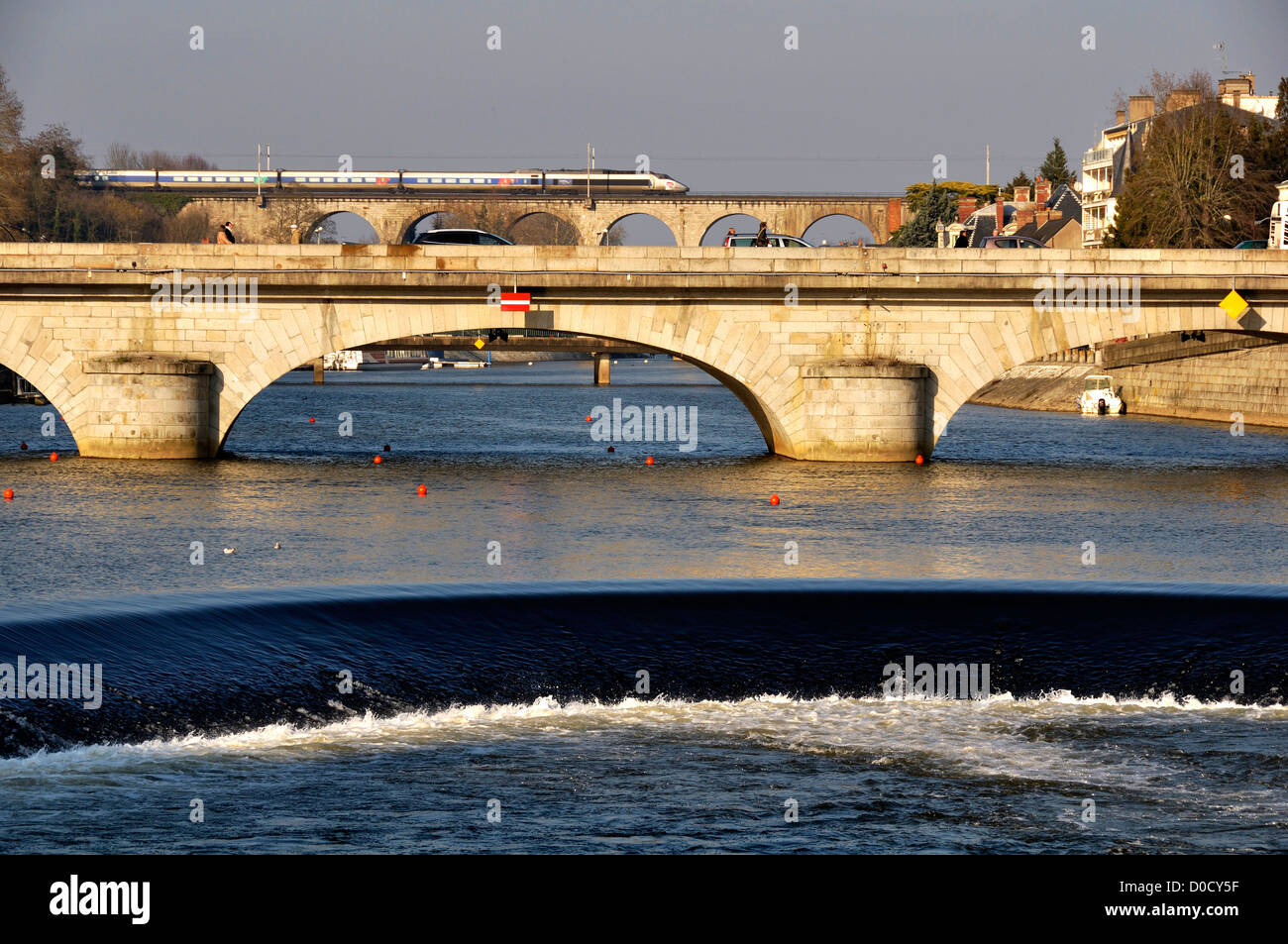 Tgv viaduct Banque de photographies et d’images à haute résolution - Alamy