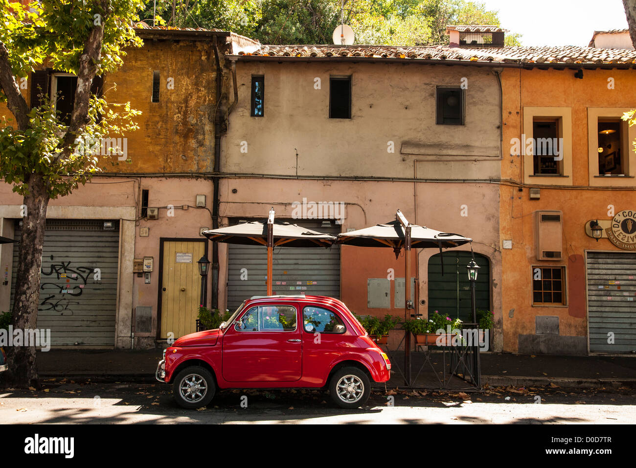 Fiat 500 rouge vintage Banque de photographies et d’images à haute ...