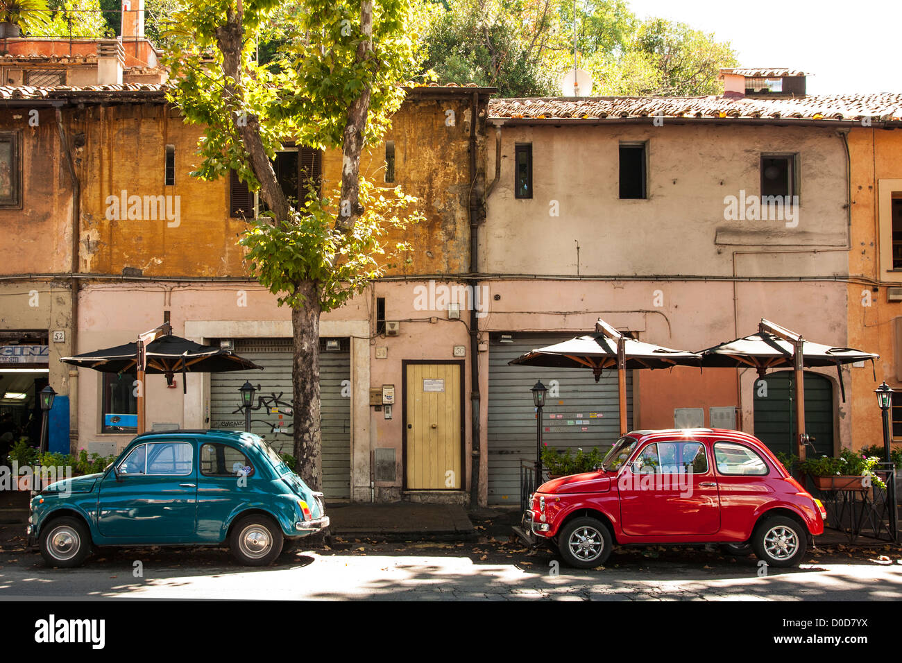 Deux des Fiat 500, Rome, Italie Banque D'Images