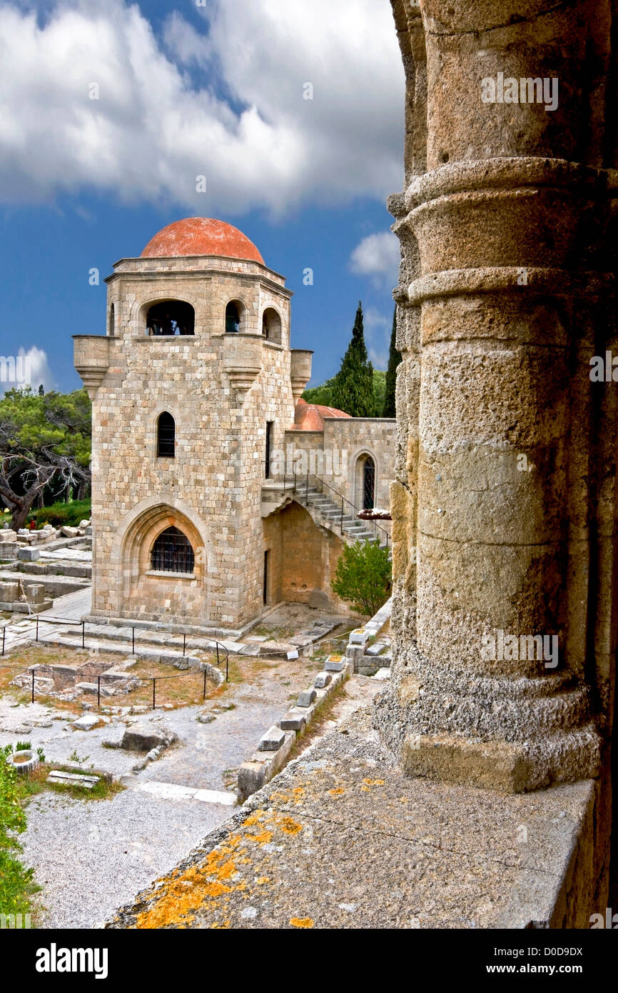 Historique ancienne église médiévale des chevaliers de st John à Filerimos, Rhodes, Grèce Banque D'Images