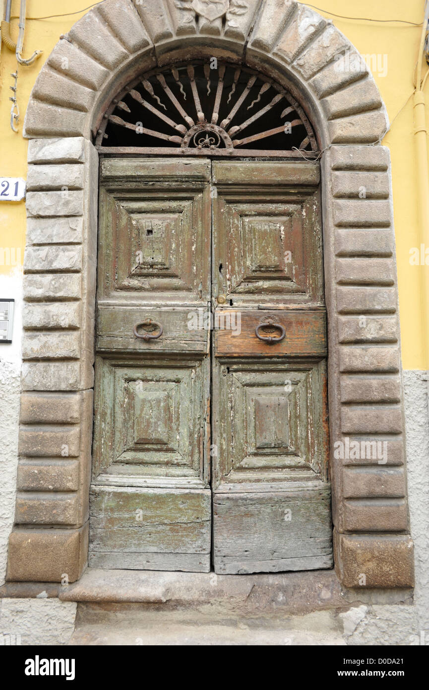 Vieilles portes en Toscane Italie Banque D'Images